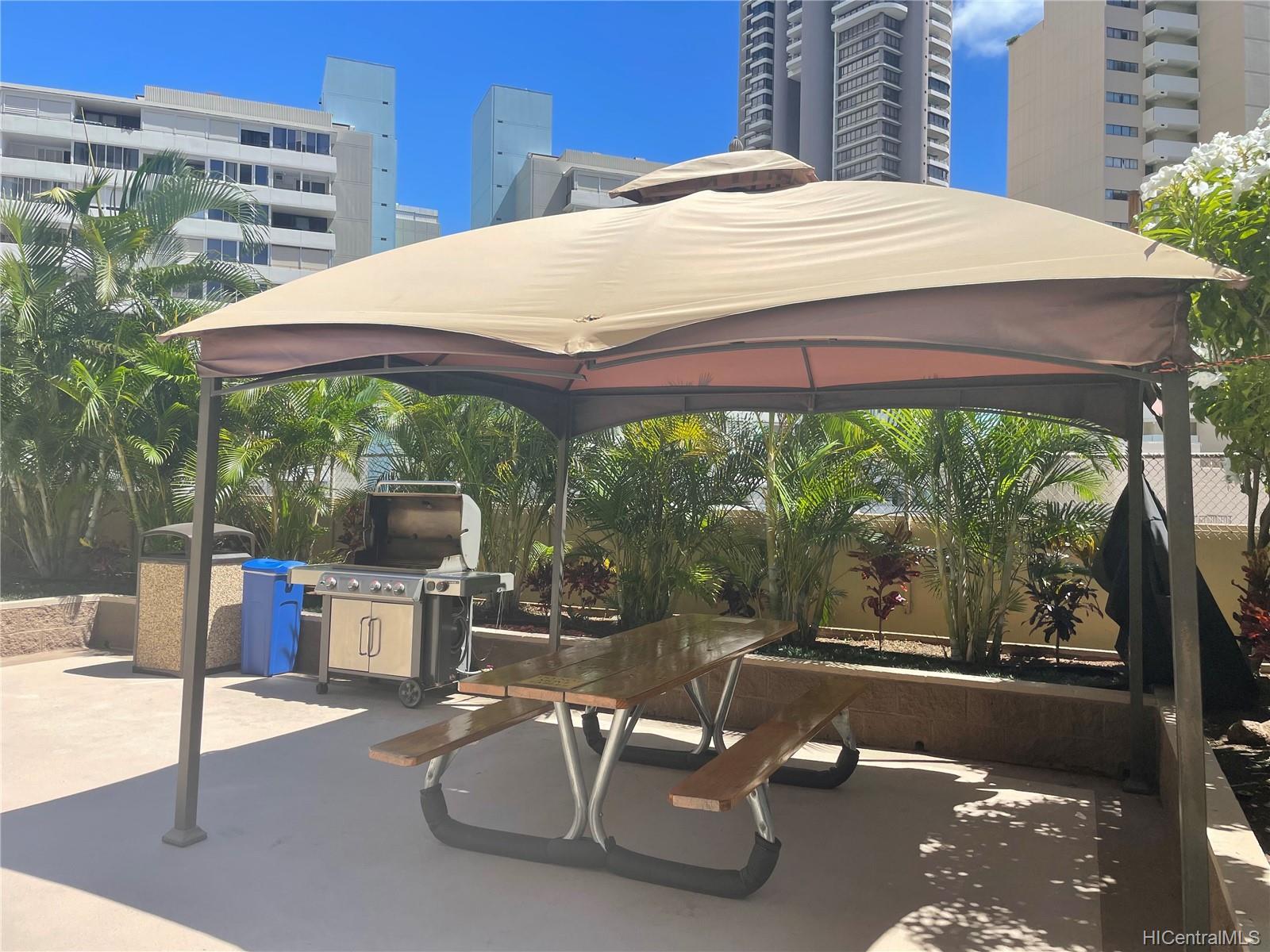 411 Hobron Lane  Unit 1512
