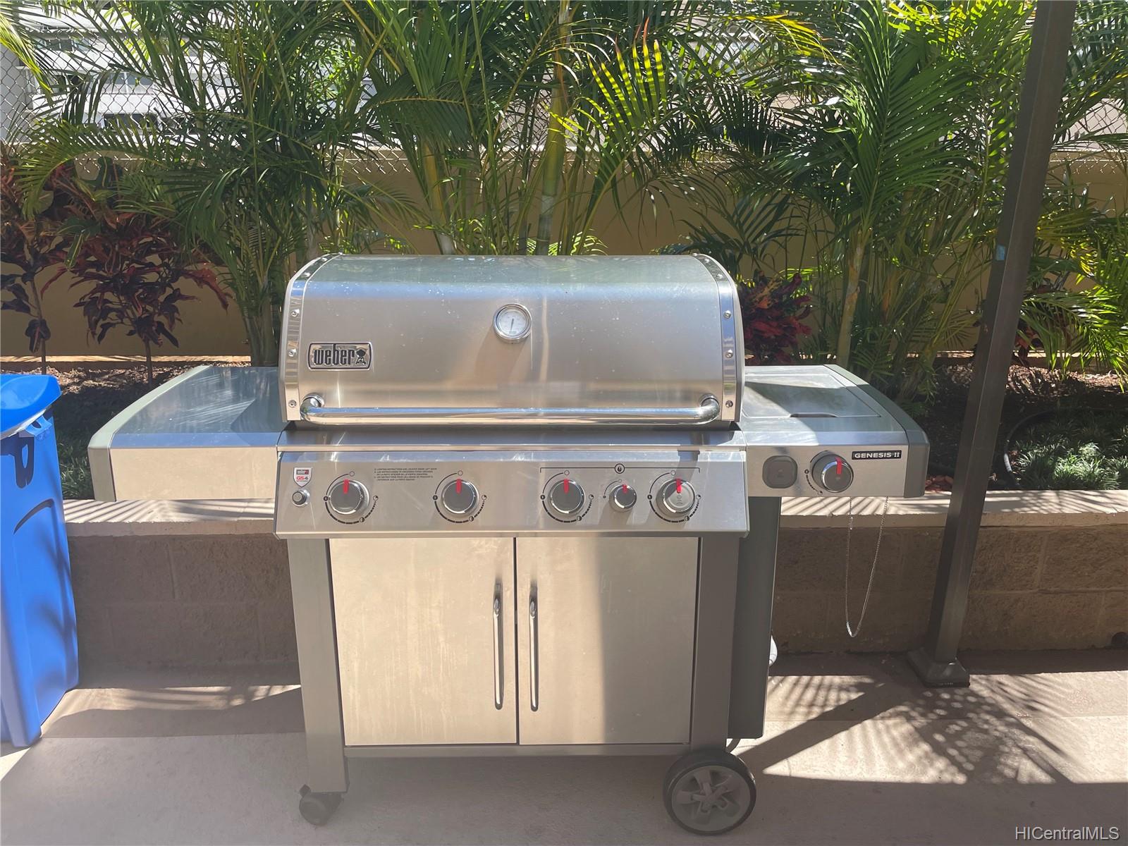 411 Hobron Lane  Unit 1512