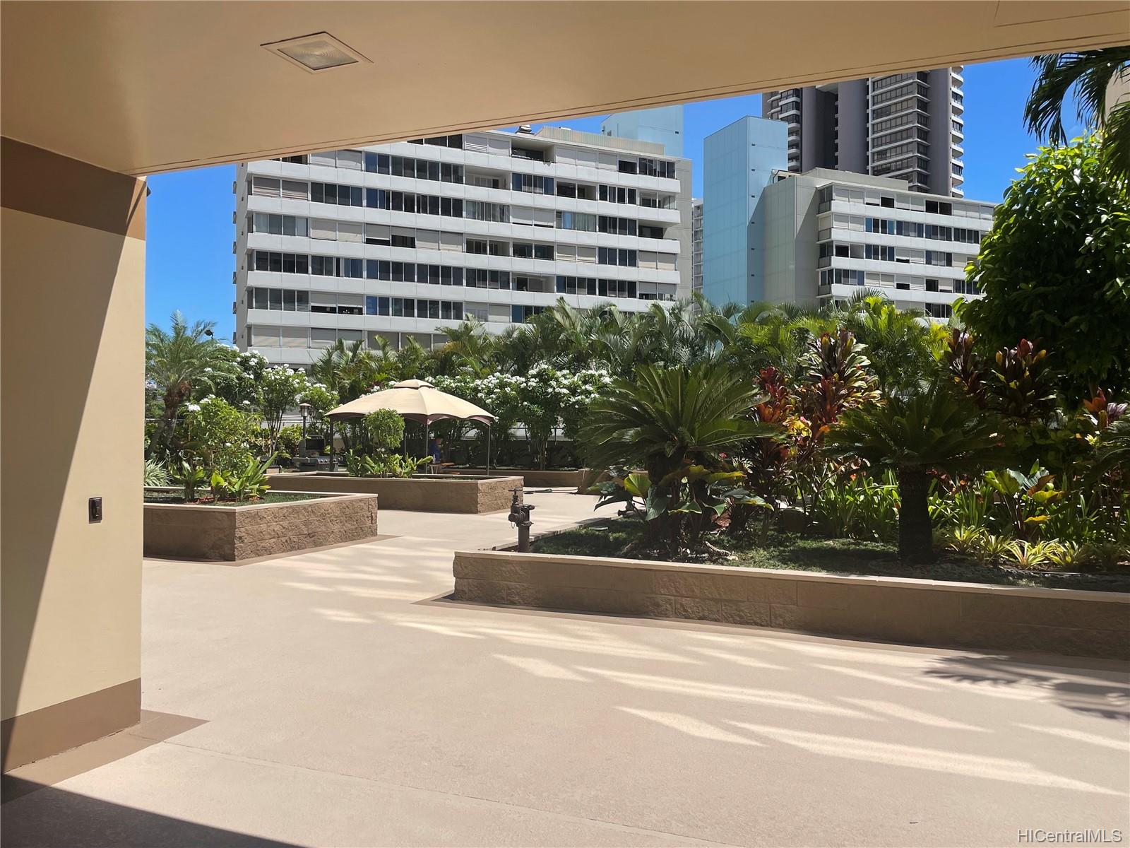 411 Hobron Lane  Unit 1512