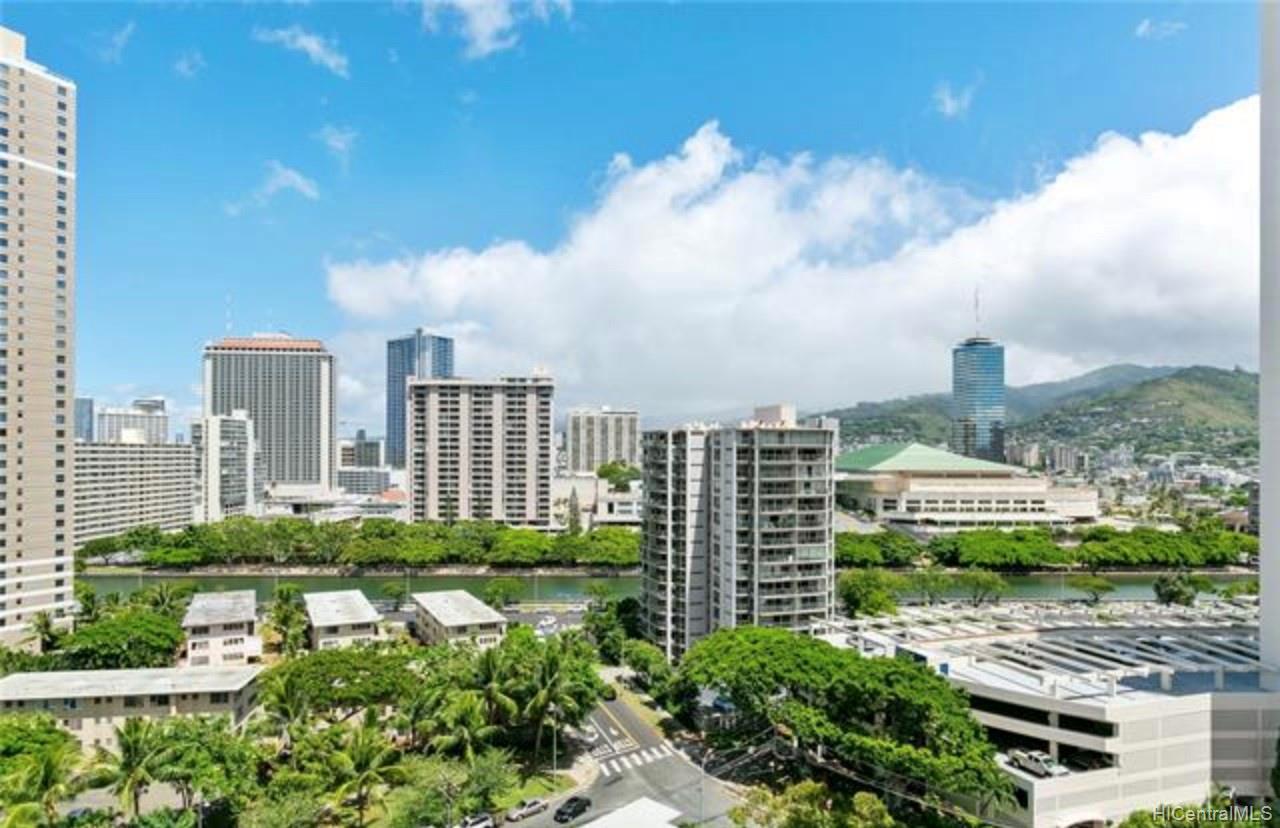 411 Hobron Lane  Unit 1512