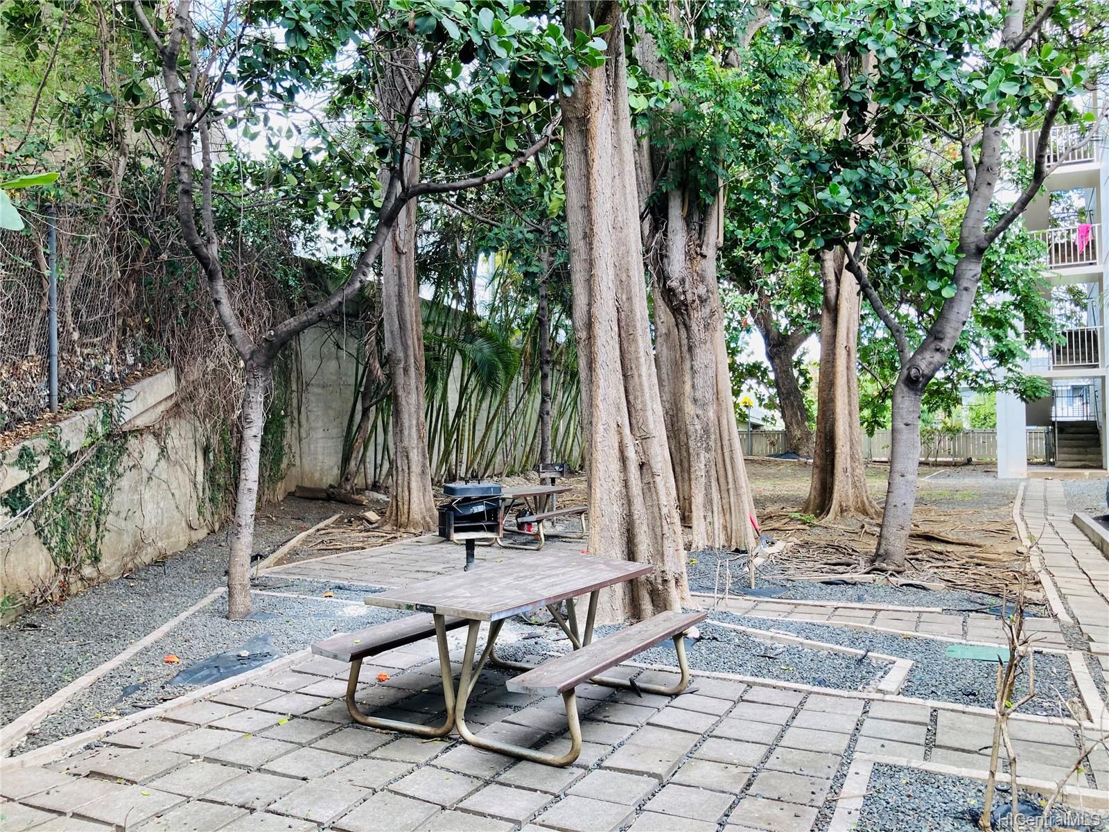 2845 Waialae Avenue  Unit 321