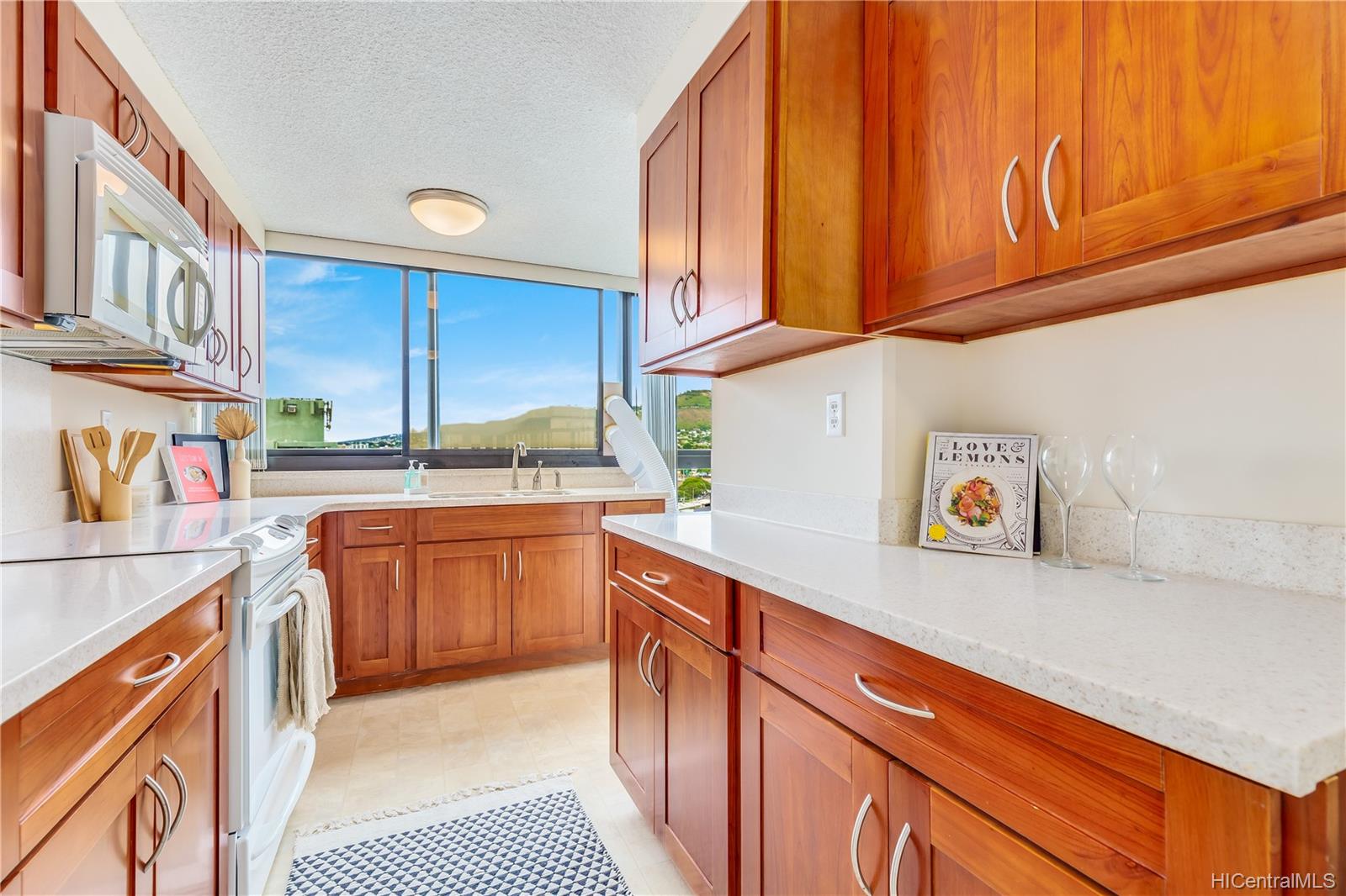 2724 Kahoaloha Lane  Unit 1507