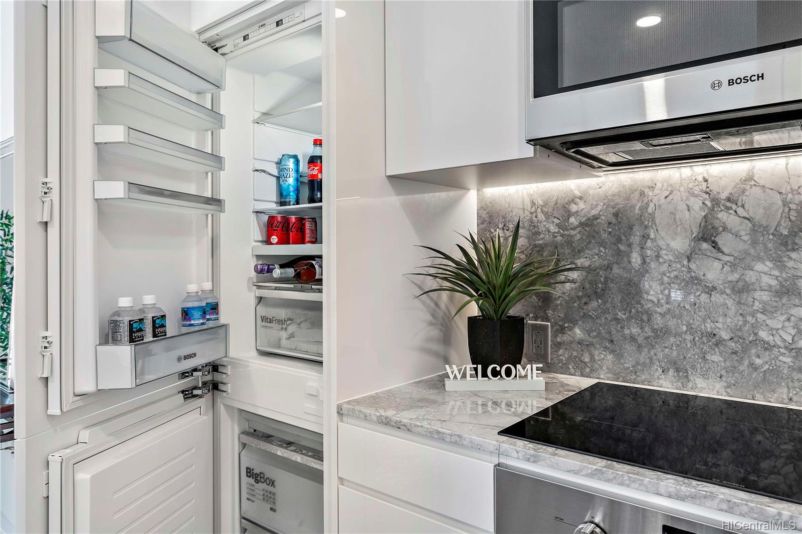 987 Queen Street  Unit 2216