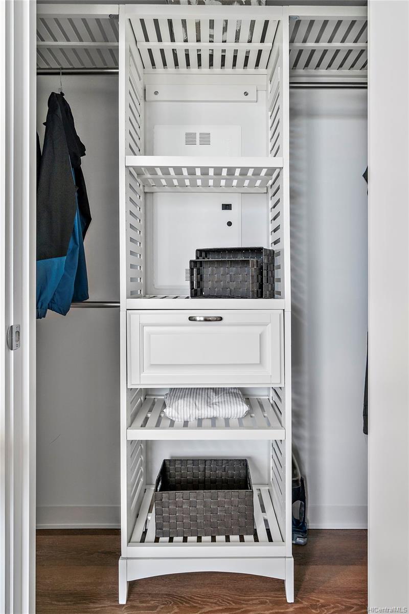 987 Queen Street  Unit 2216