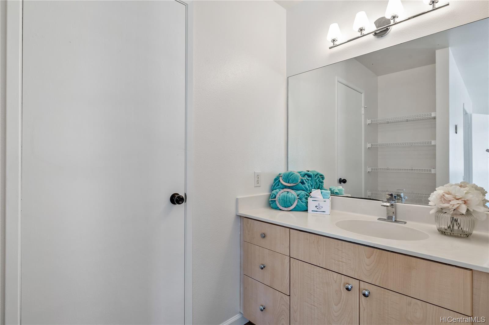 91-1042 Manaolana Street  Unit 16B