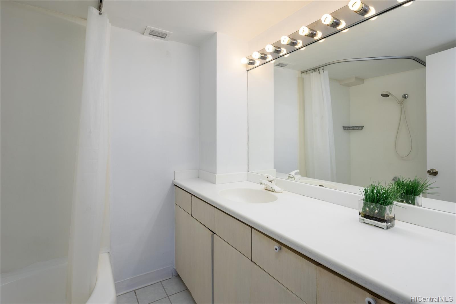 1750 Kalakaua Avenue  Unit 2202