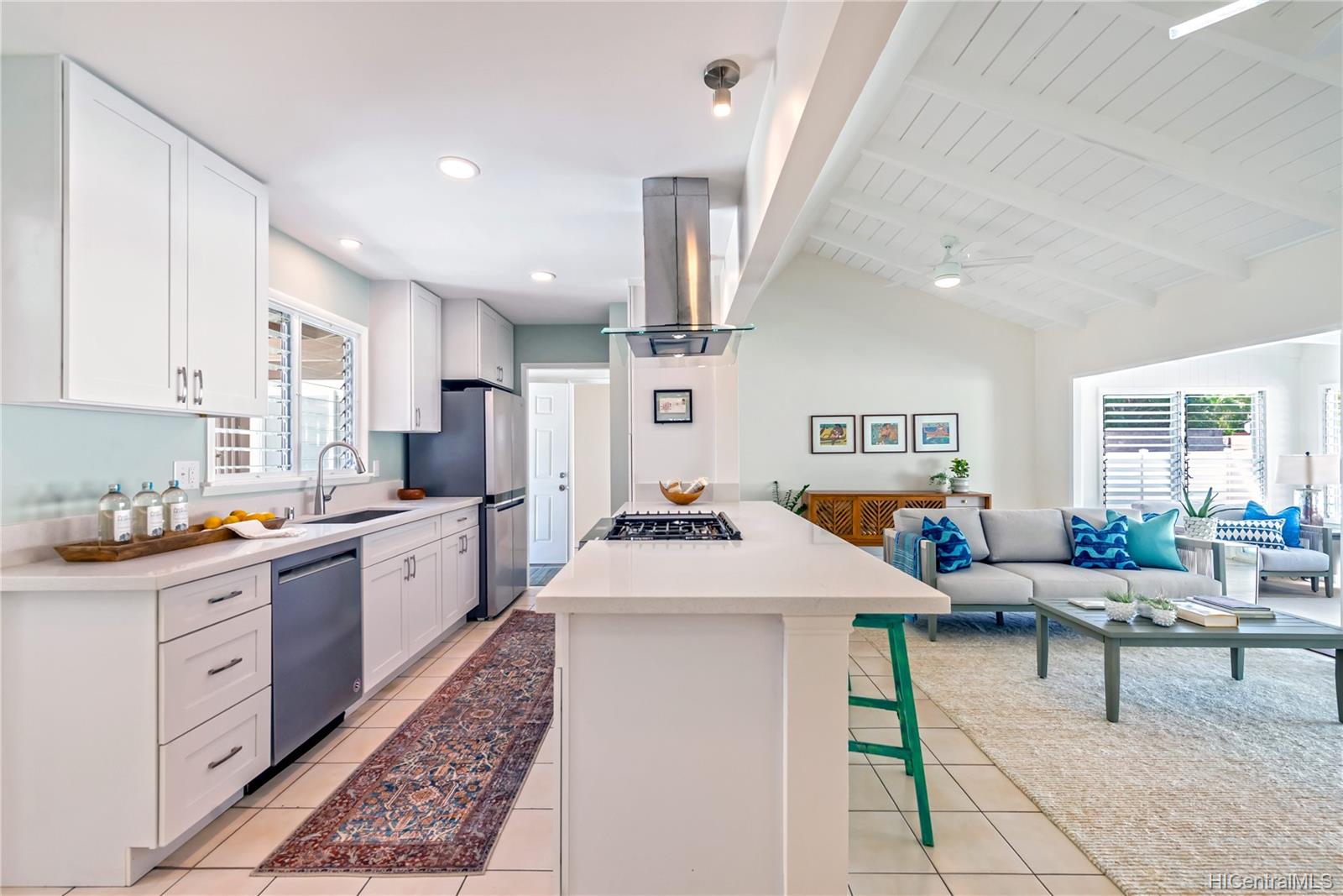 633 Keolu Drive