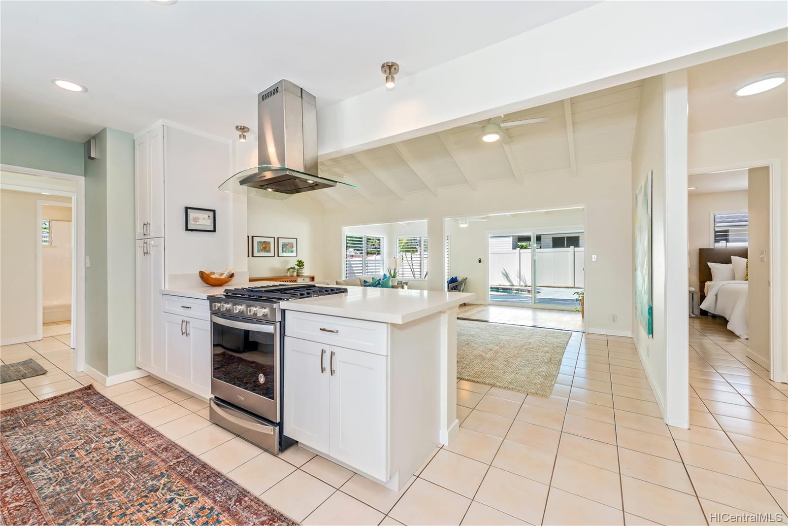 633 Keolu Drive