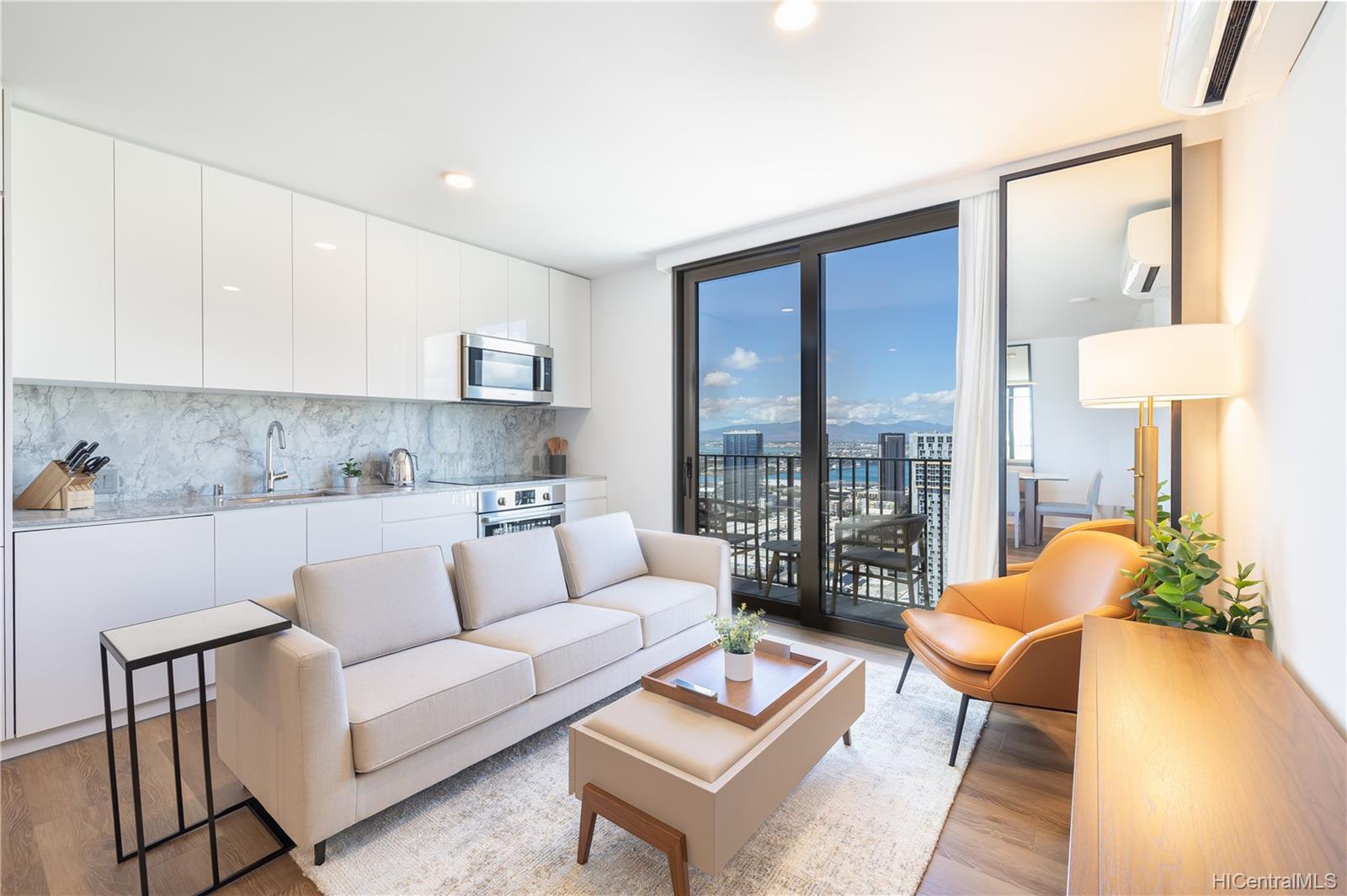 987 Queen Street  Unit 4103