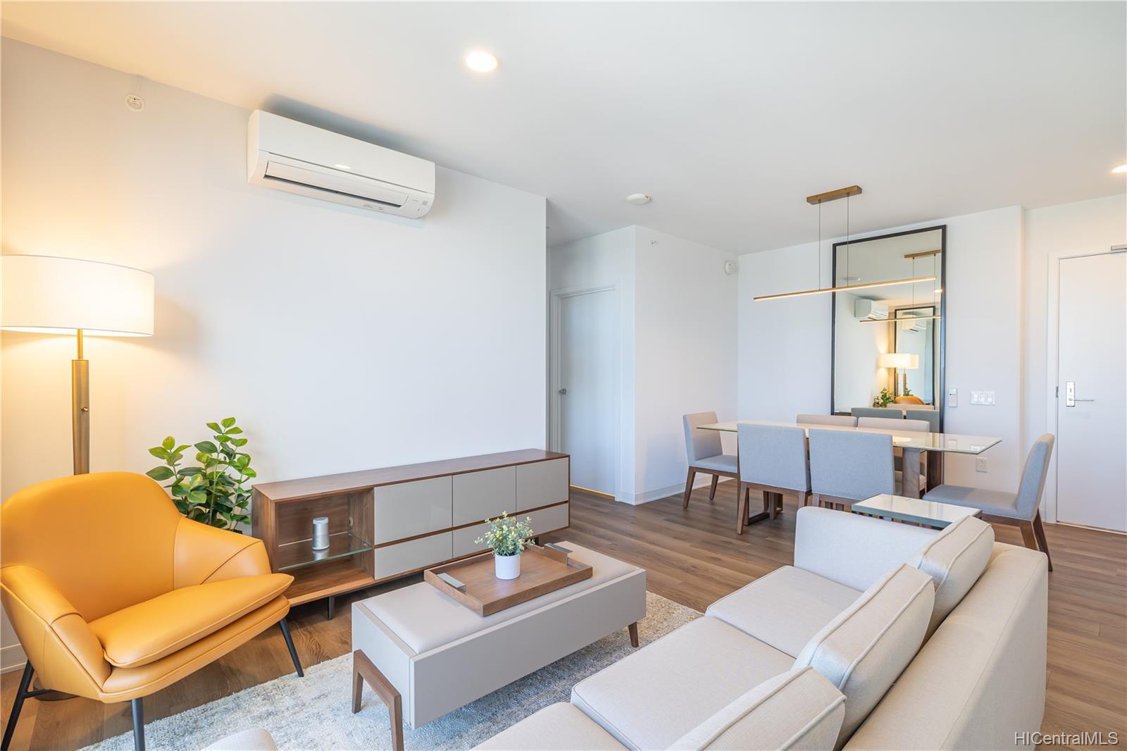 987 Queen Street  Unit 4103