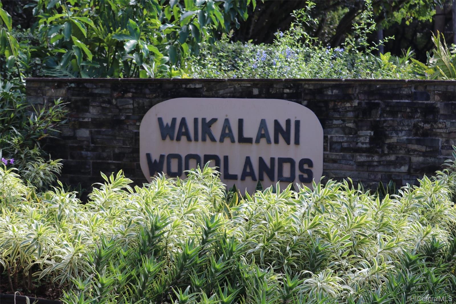 Waikalani Woodlands 95273 Waikalani Drive Unit D301 Mililani HI 96789