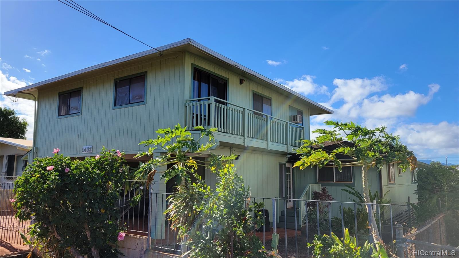 1402 Hoohui Street Pearl City HI 96782 listed 12012021