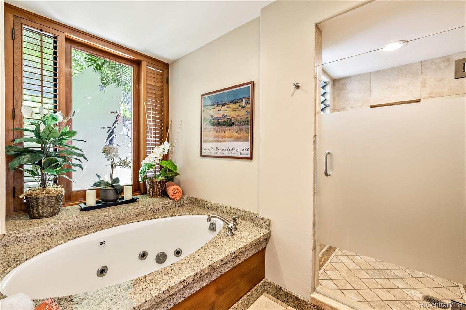 3210 Diamond Head Road  Unit 4