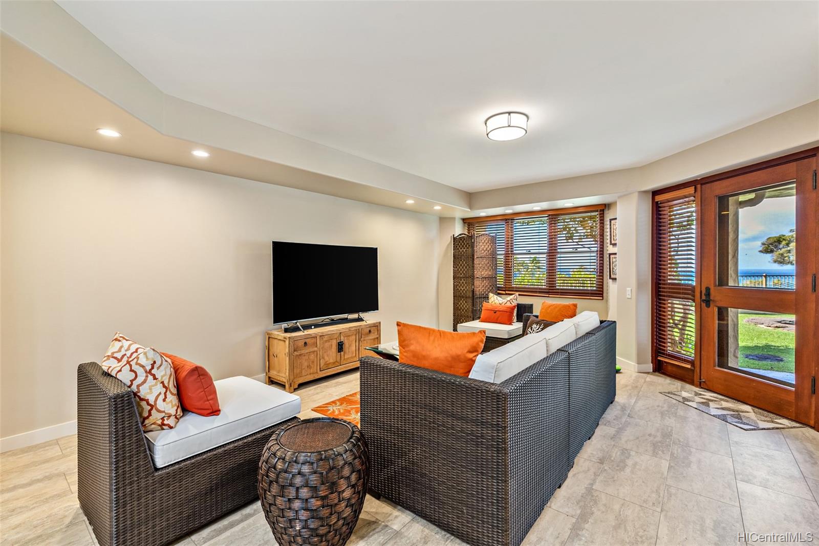 3210 Diamond Head Road  Unit 4