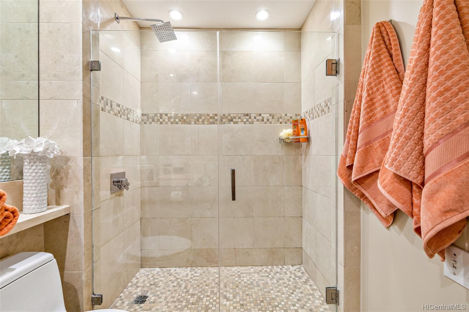 3210 Diamond Head Road  Unit 4