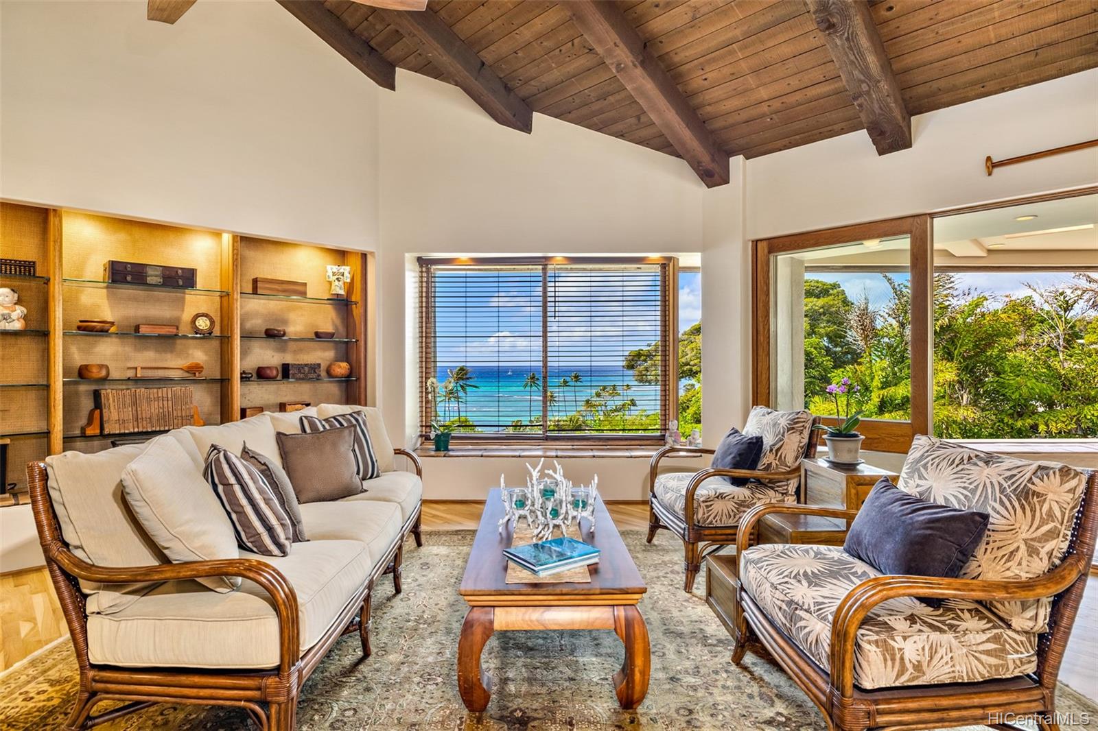 3210 Diamond Head Road  Unit 4