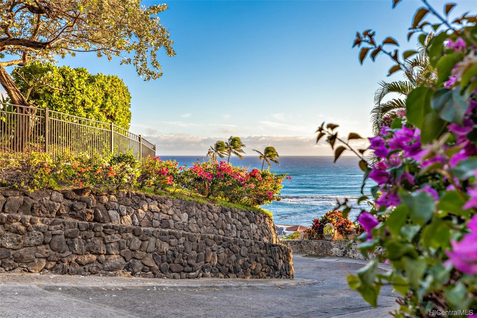 3210 Diamond Head Road  Unit 4