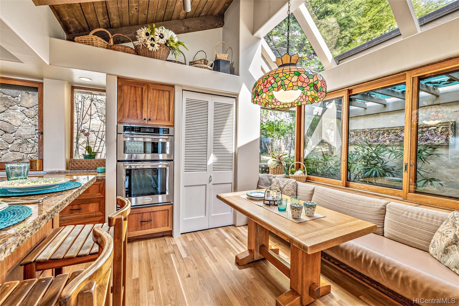 3210 Diamond Head Road  Unit 4