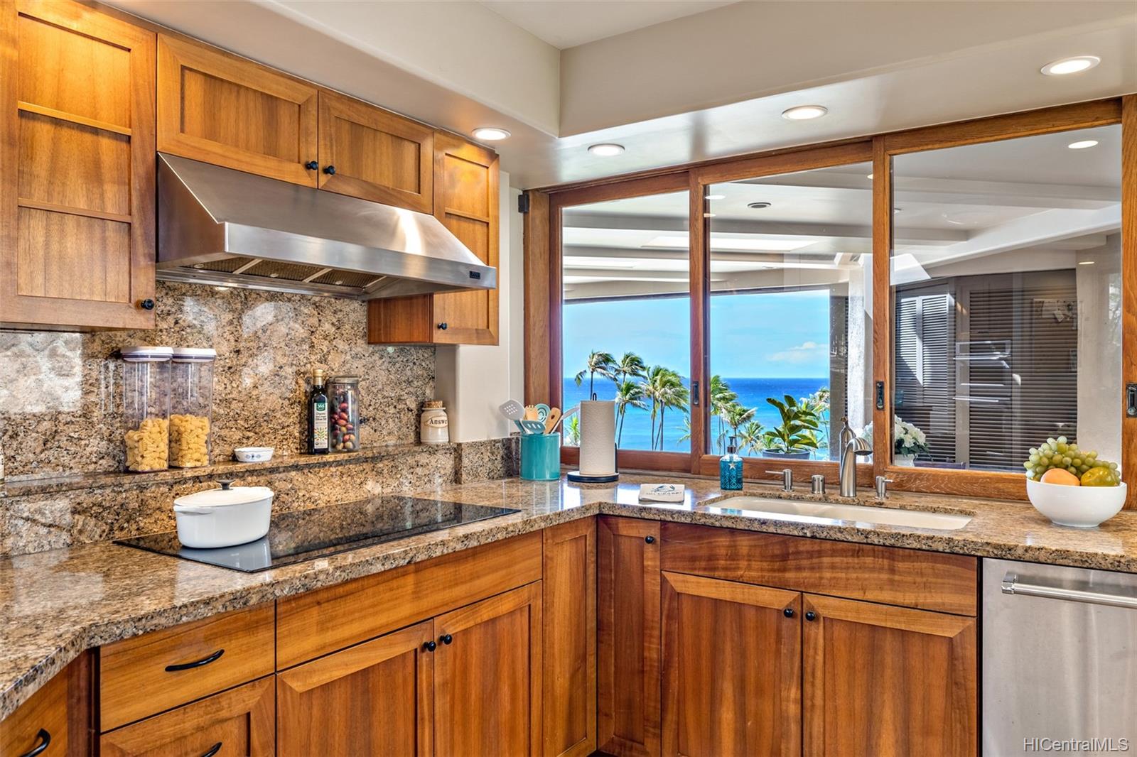 3210 Diamond Head Road  Unit 4