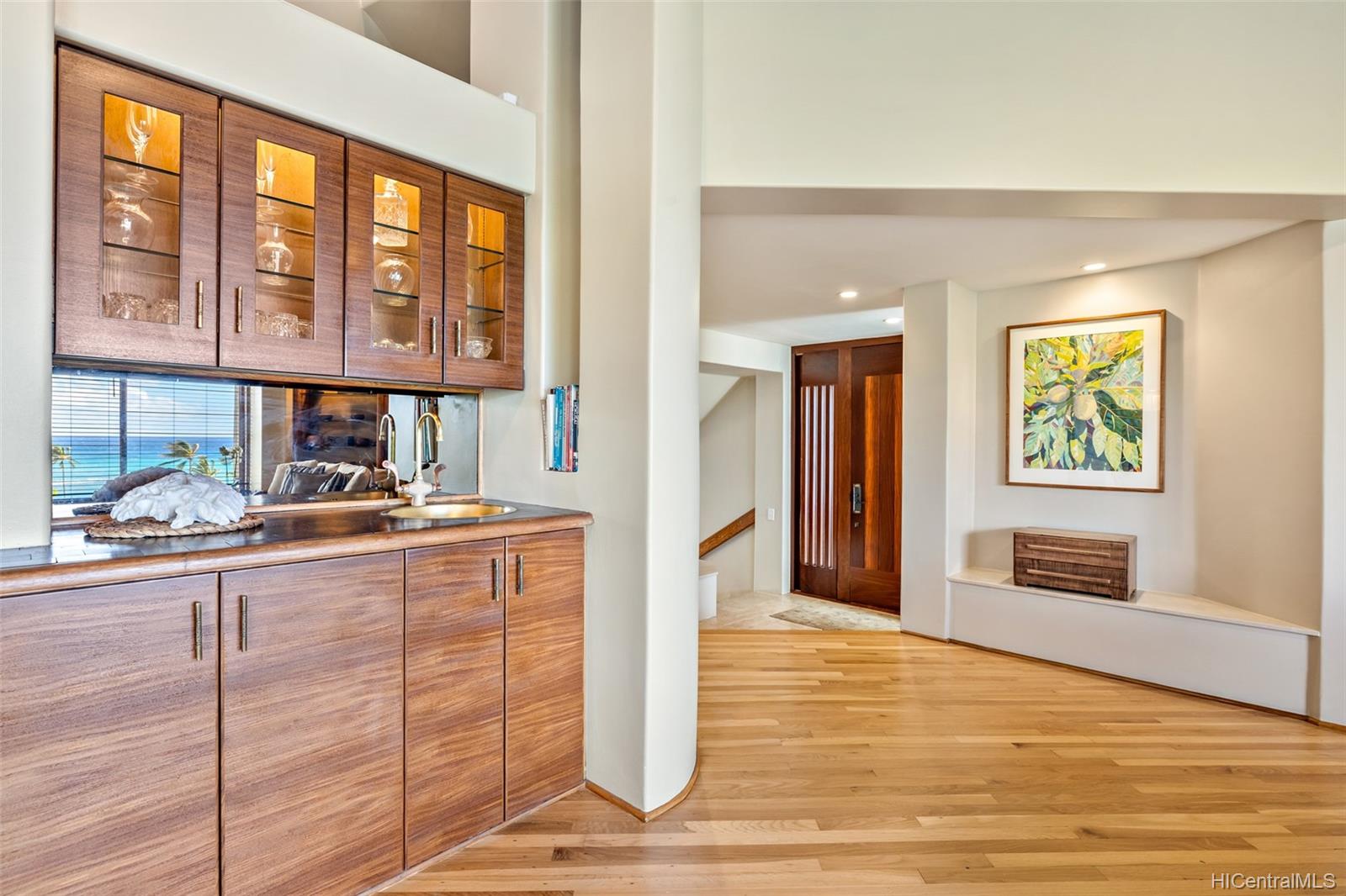 3210 Diamond Head Road  Unit 4