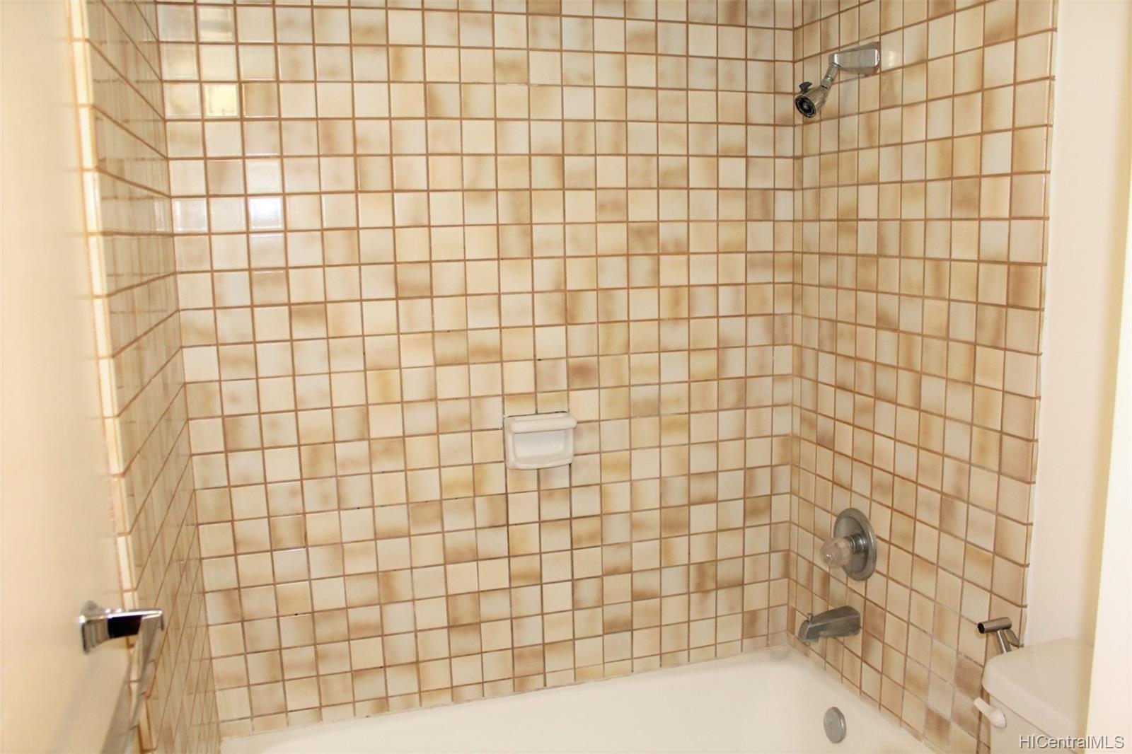 2825 S King Street  Unit 201