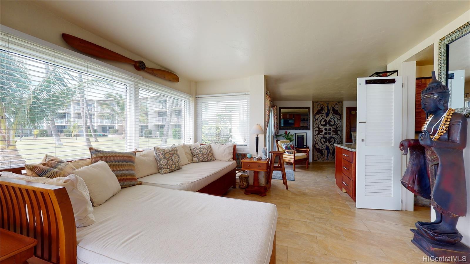 87-561 Farrington Highway  Unit 102