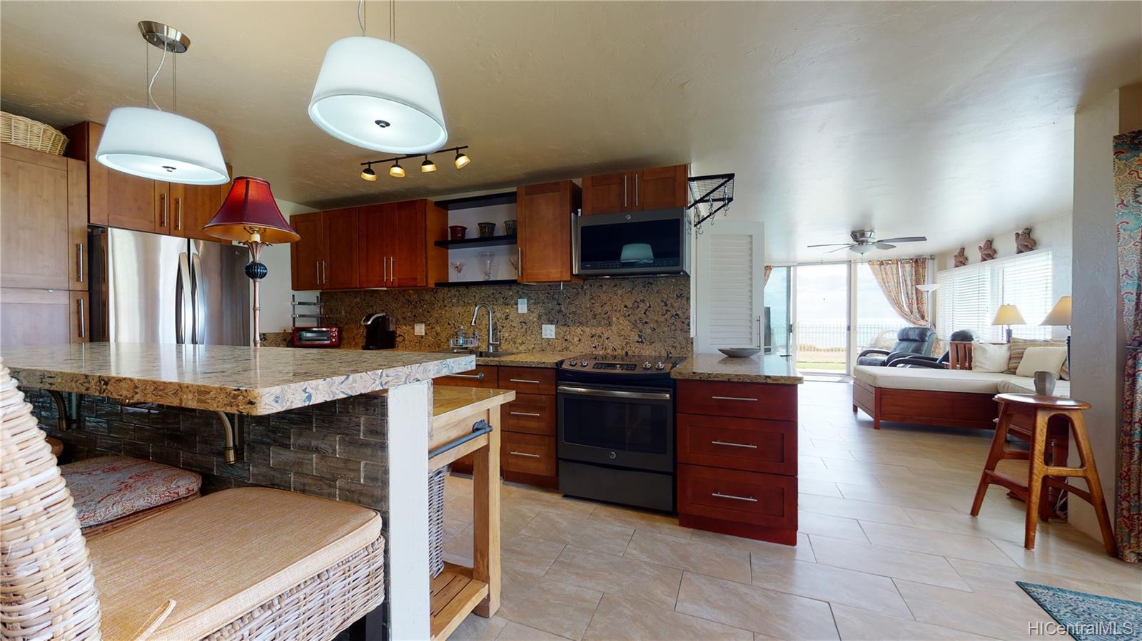87-561 Farrington Highway  Unit 102