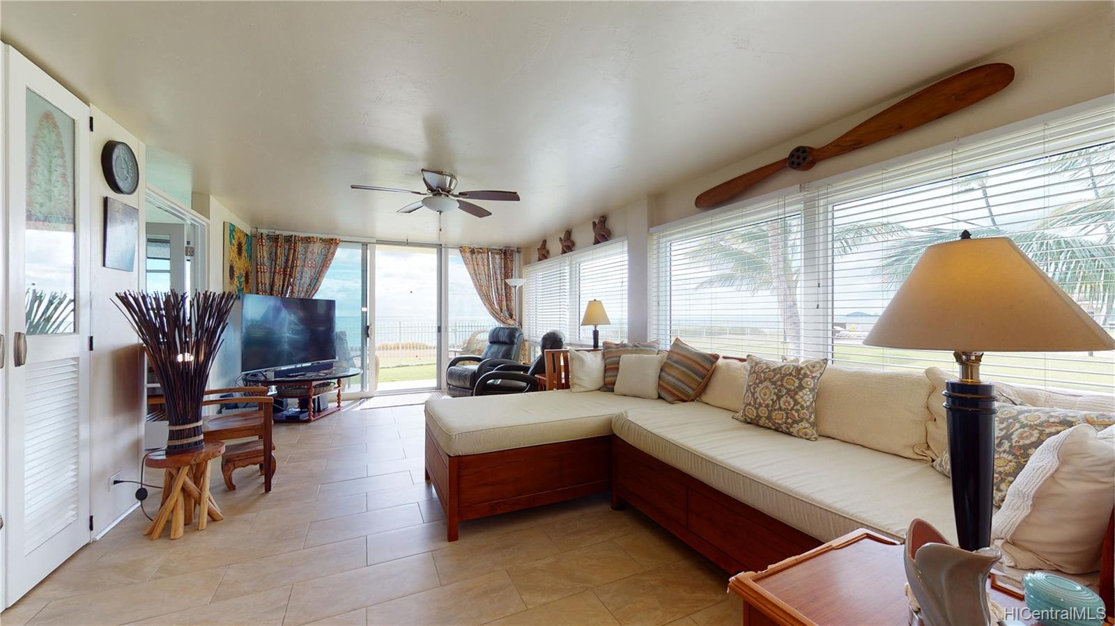 87-561 Farrington Highway  Unit 102