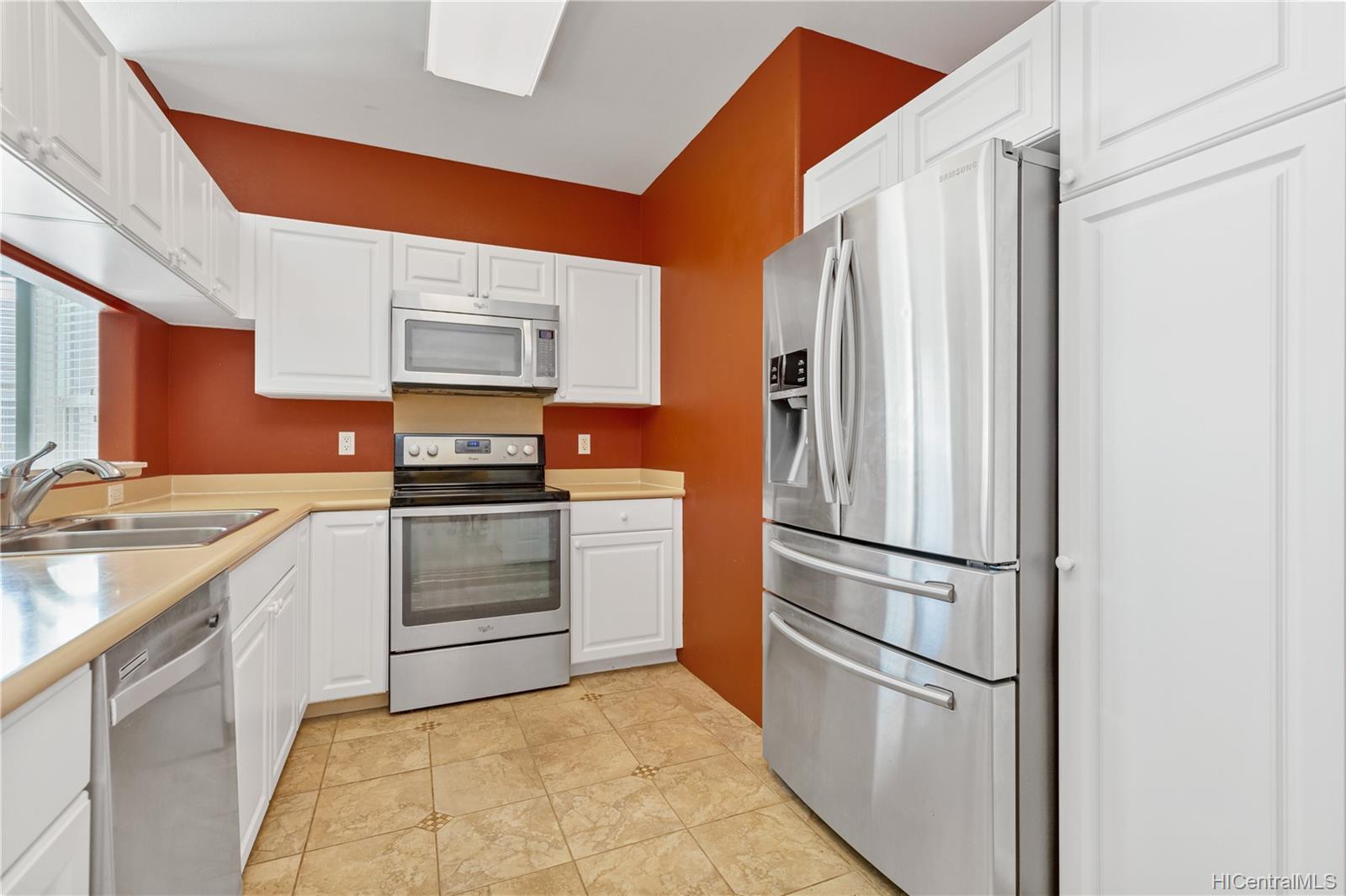 91-1021 Kaipalaoa Street  Unit 806