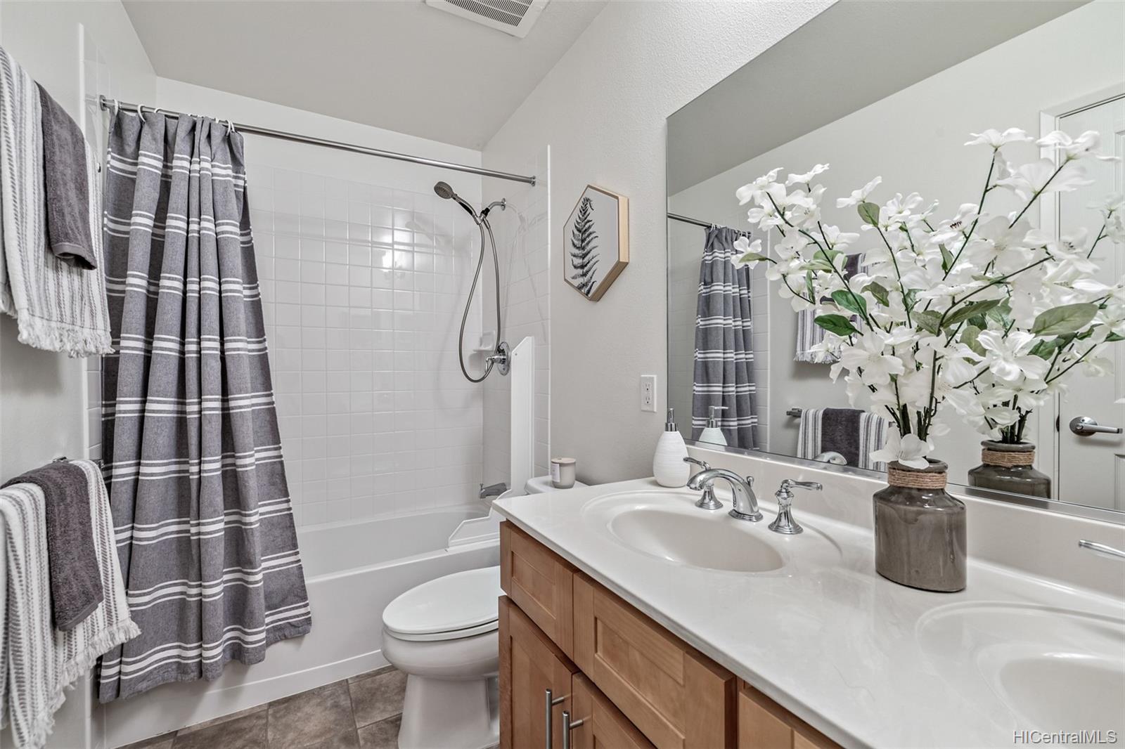 91-1265 Kamaaha Avenue  Unit 504