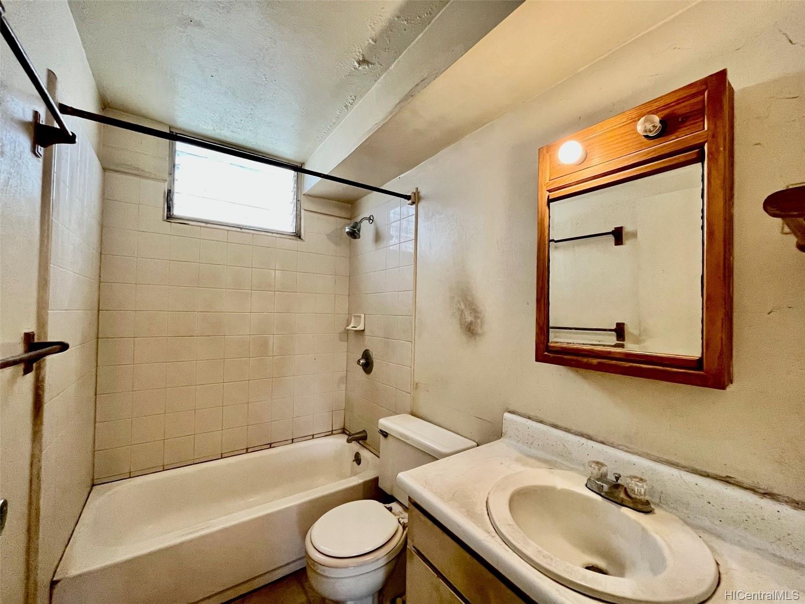94-054 Leolua Street  Unit A102