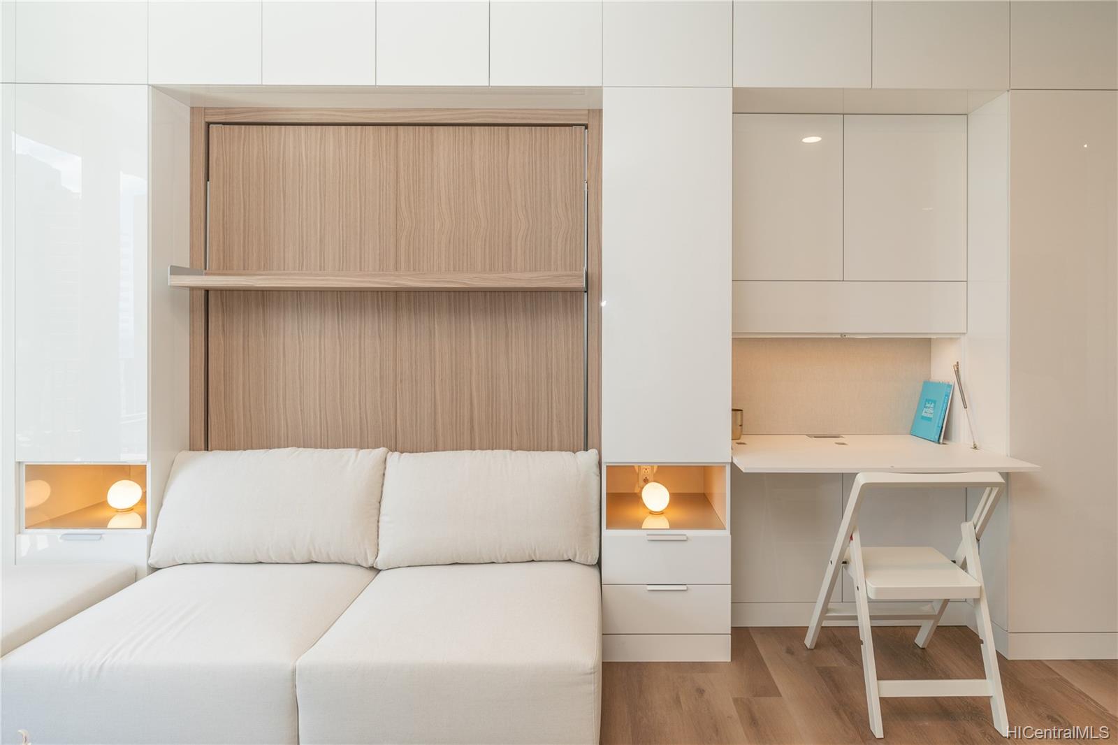 987 Queen Street  Unit 606