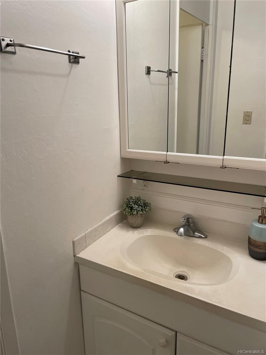 2847 Waialae Avenue  Unit 504