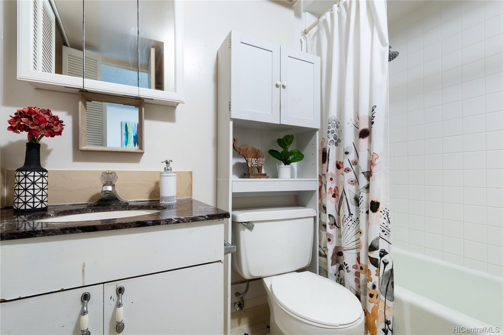 225 Queen Street  Unit 9G