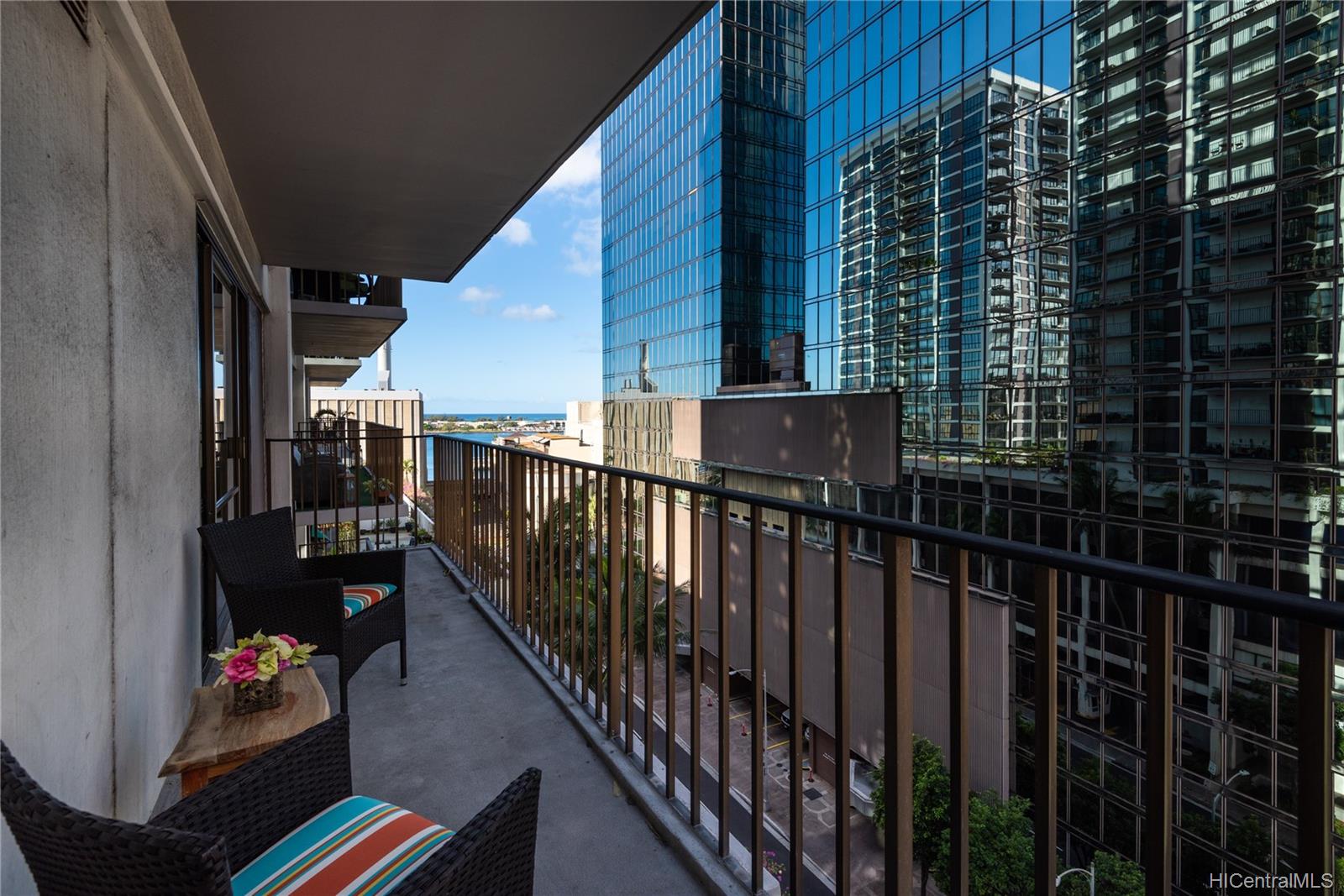 225 Queen Street  Unit 9G