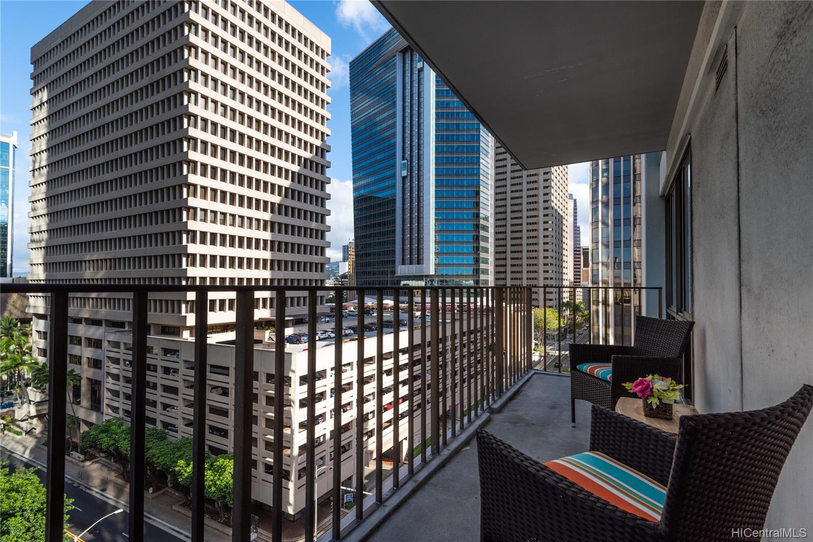 225 Queen Street  Unit 9G