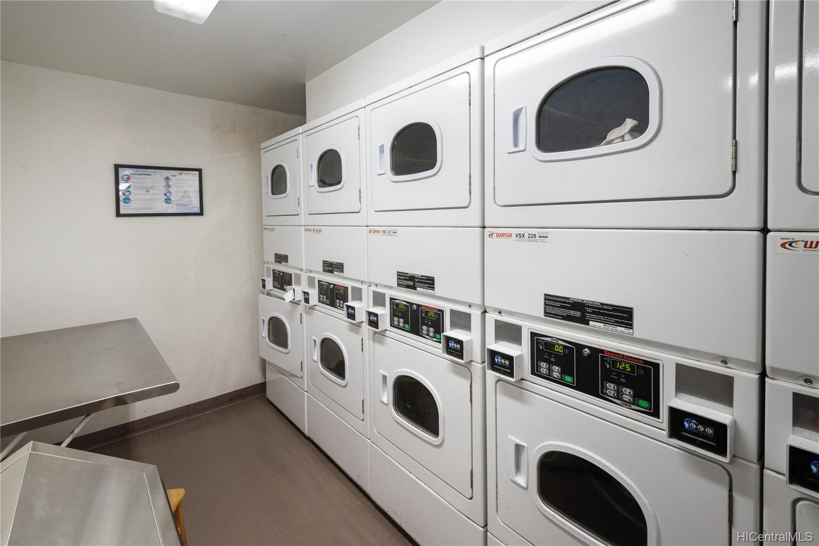 225 Queen Street  Unit 9G
