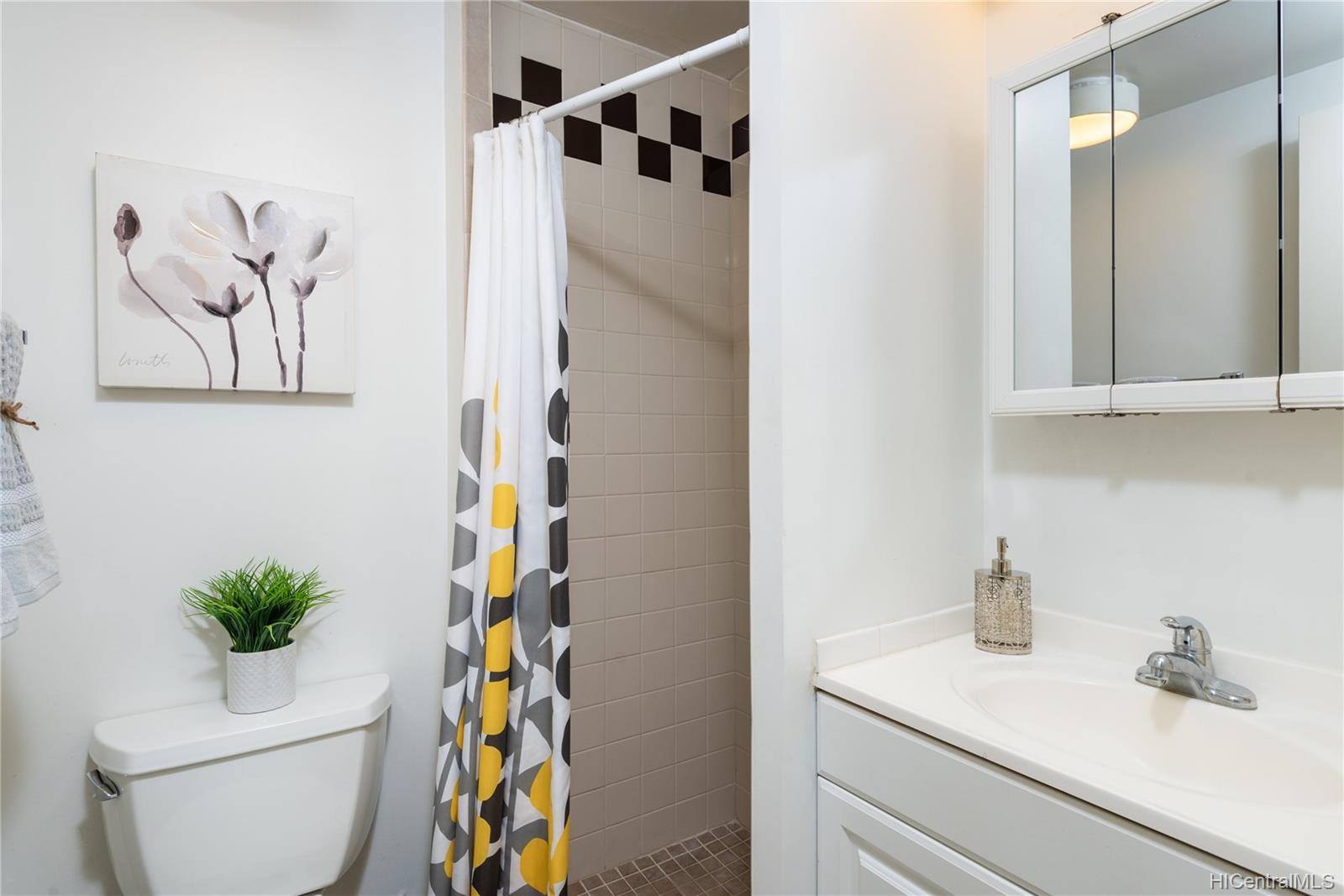 225 Queen Street  Unit 9G