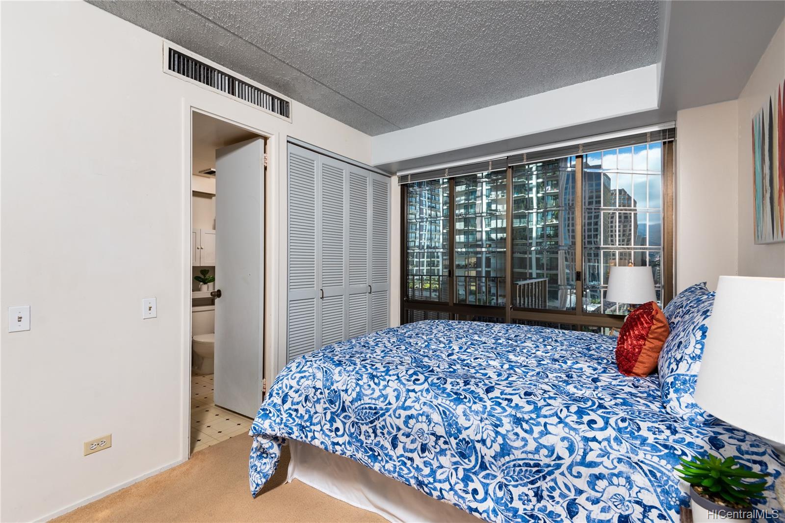 225 Queen Street  Unit 9G