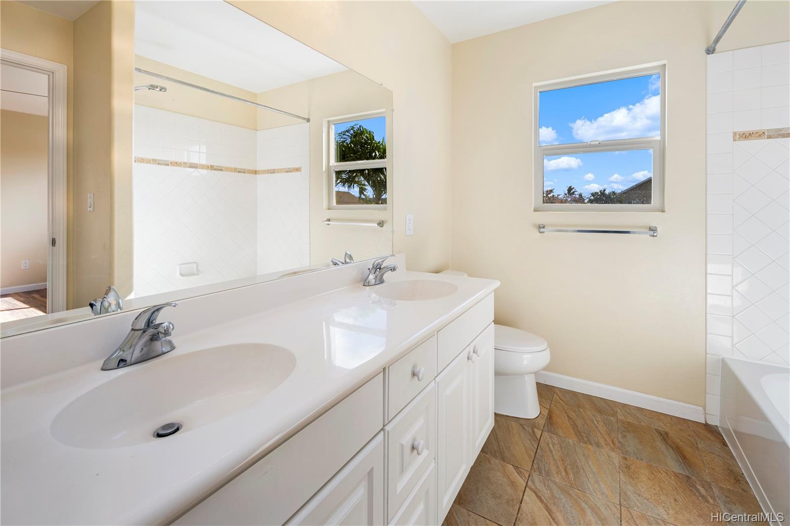 91-2111 Kaioli Street  Unit 2402