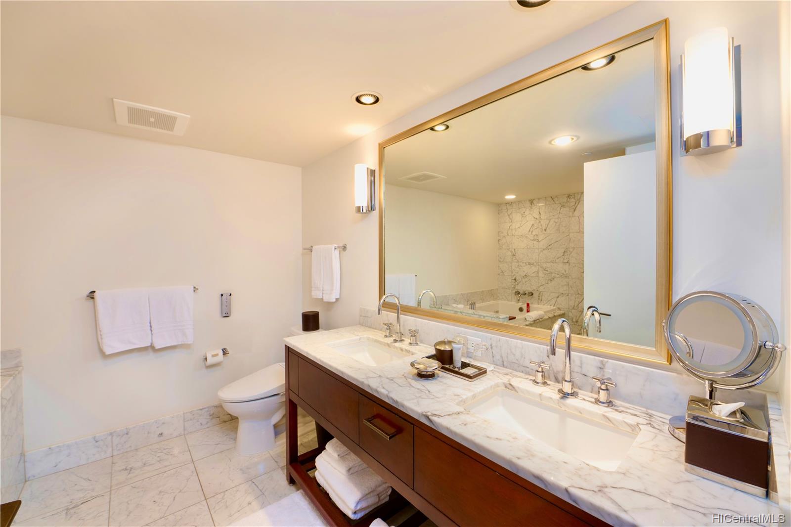 223 Saratoga Road  Unit 1008