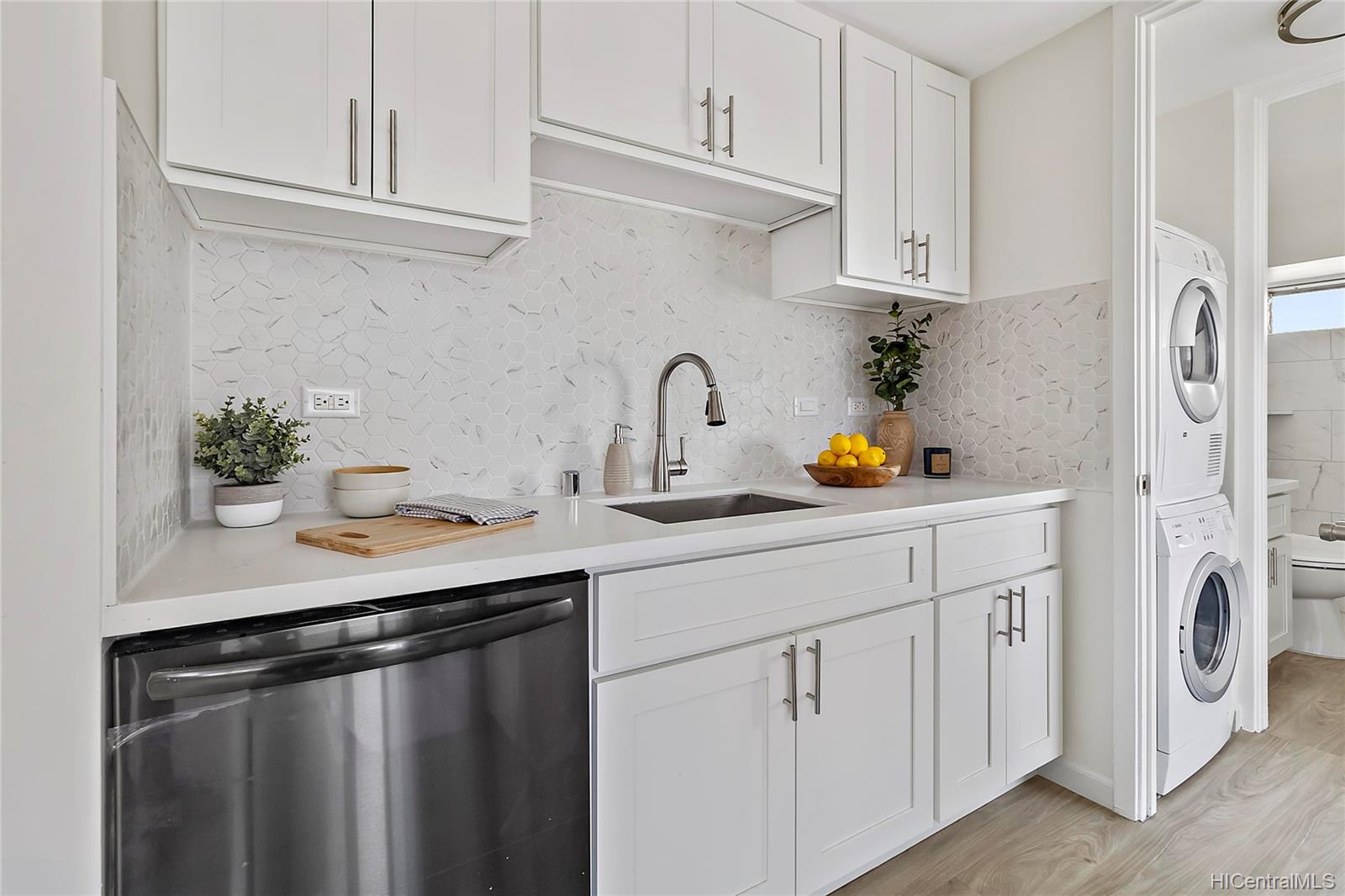 2525 Date Street  Unit 1802