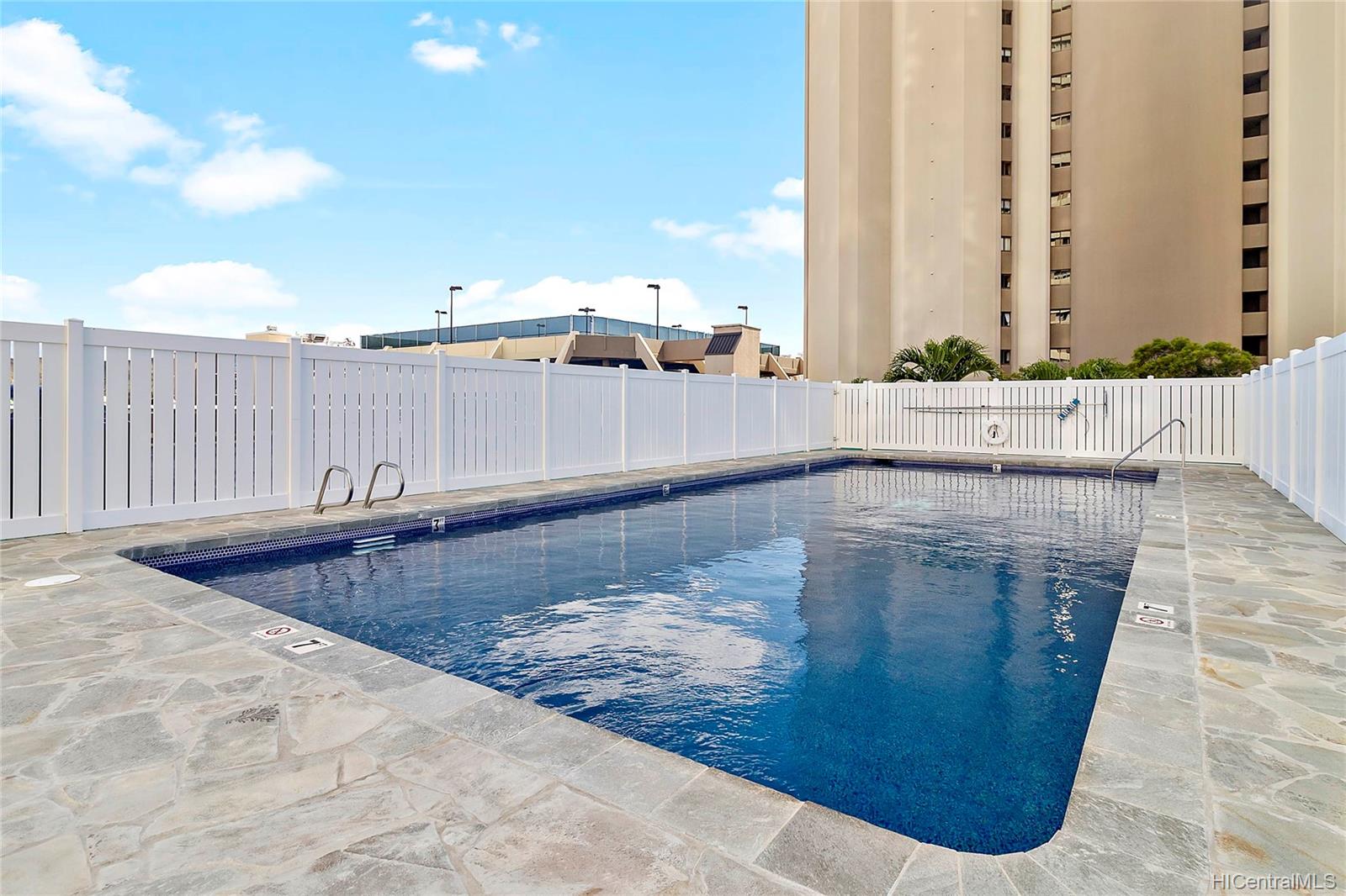 2525 Date Street  Unit 1802