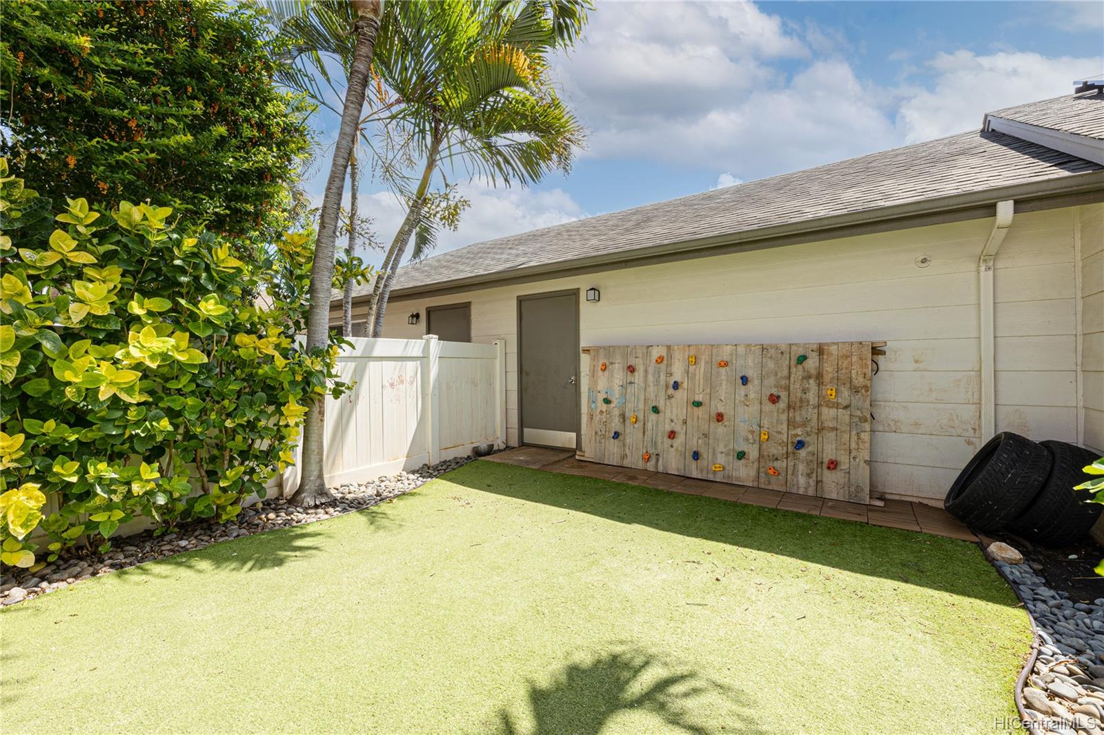 91-1091 Kaileolea Drive  Unit 2F2