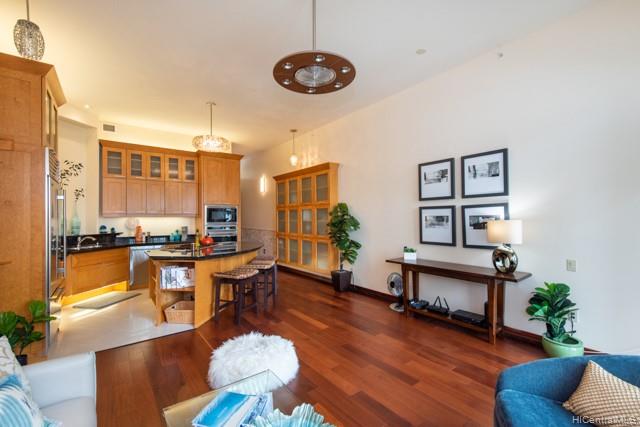 427 Launiu Street  Unit 501