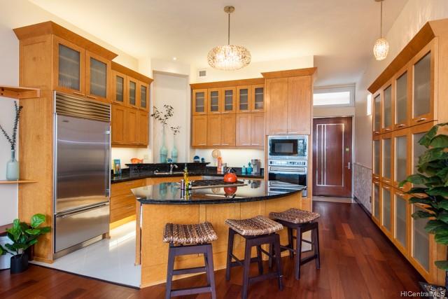 427 Launiu Street  Unit 501