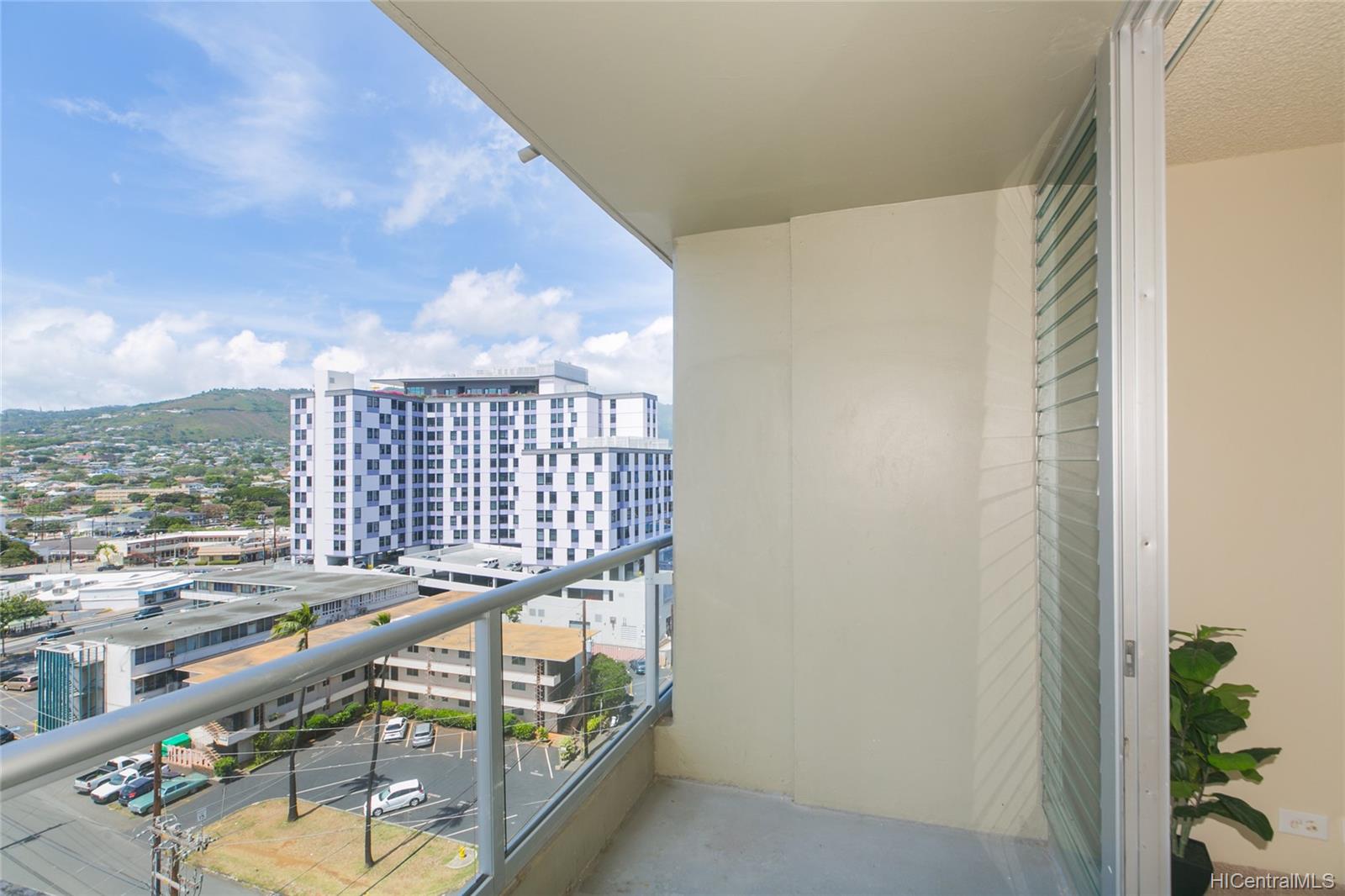 2637 Kuilei Street  Unit A104