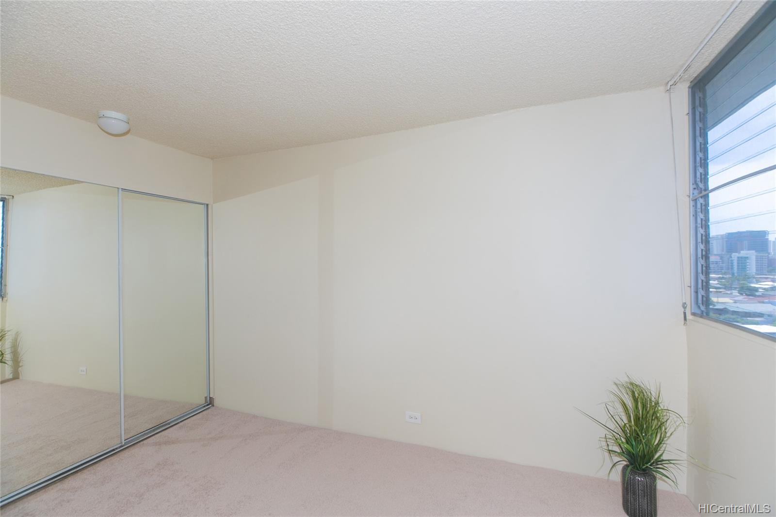 2637 Kuilei Street  Unit A104