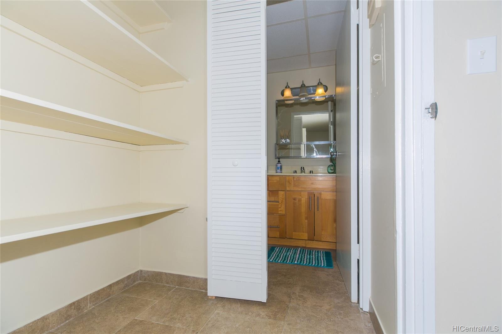 2637 Kuilei Street  Unit A104