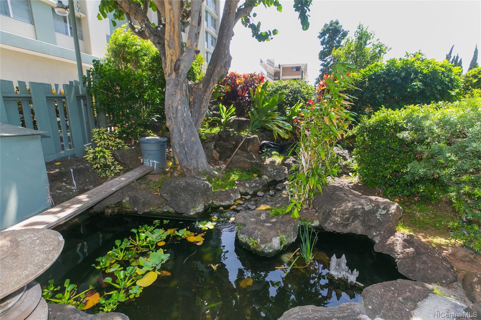 2637 Kuilei Street  Unit A104